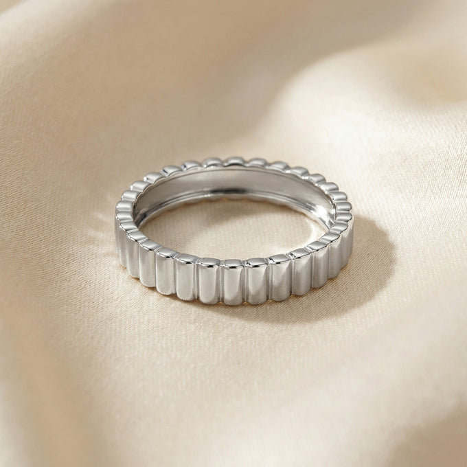 Hollow Gold vs Solid Gold Jewellery: What Your Jeweller Doesn't Tell You