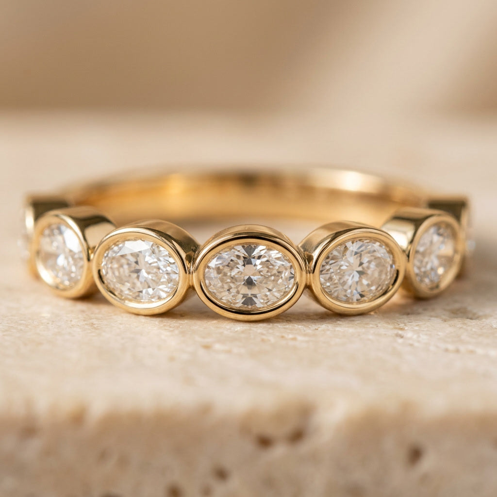 LUMINA MÉRIDIENNE east-west oval moissanite band | Heritage & Co.