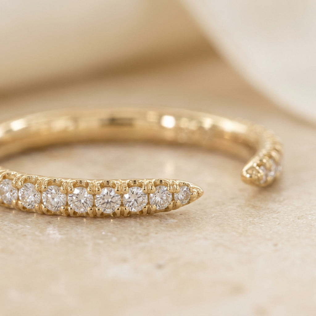 LUMINA MURMURE french-pavé open lab diamond band macro | Heritage & Co.