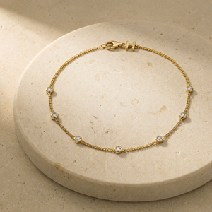 NOVELLA CONSTELLATION, 7-DIAMOND NECKLACE, MEDIUM MODEL