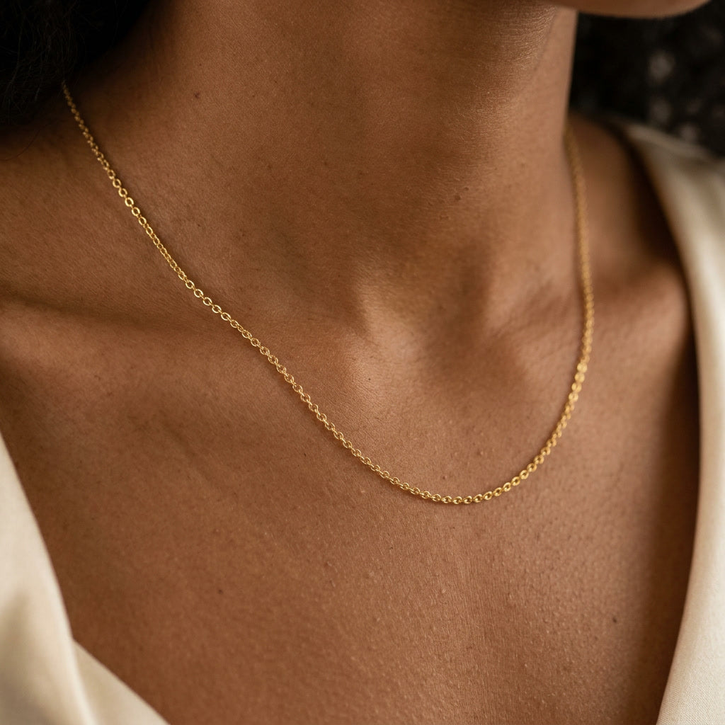 CATENELLA fine cable chain necklace, solid gold — macro