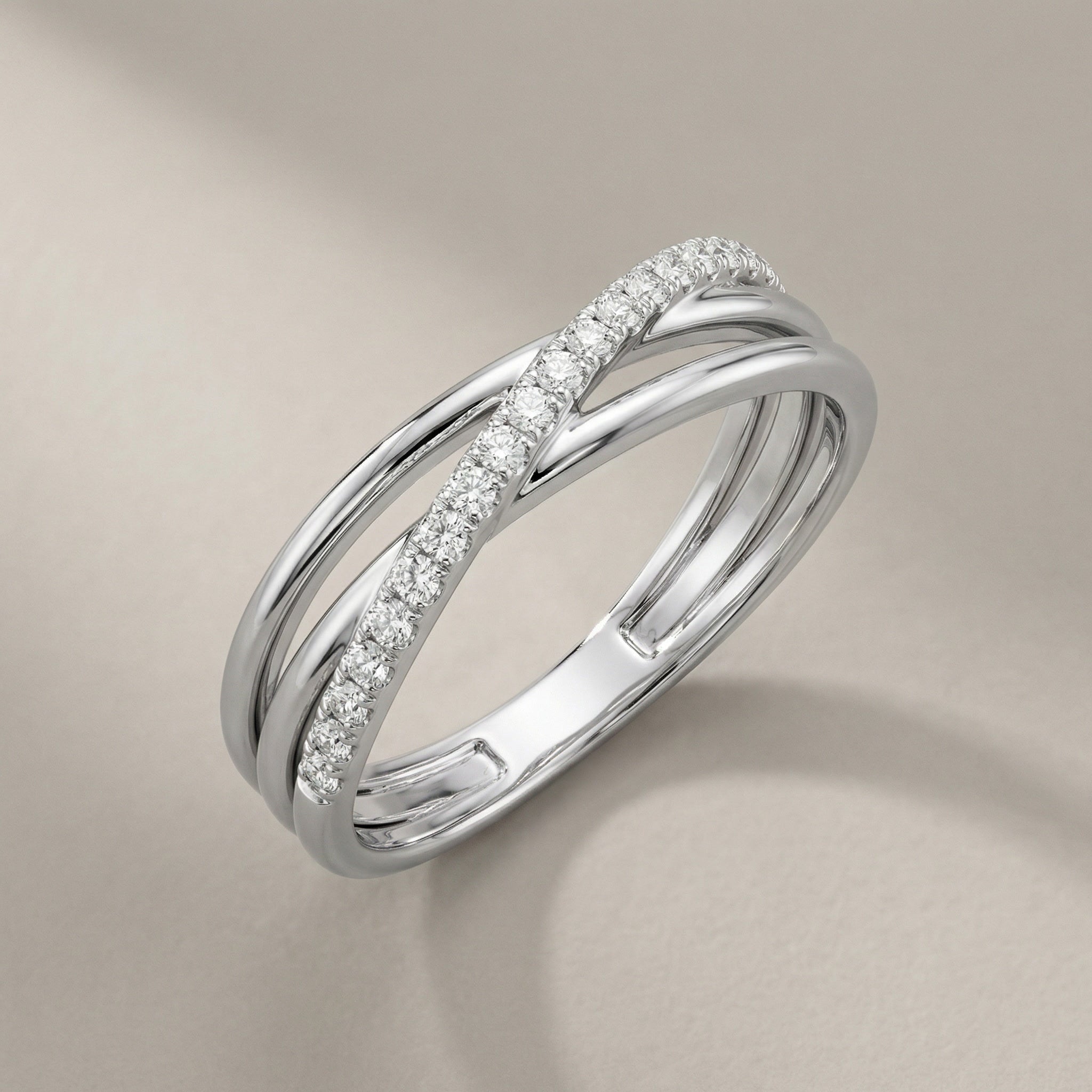 LUMINA ALBA TRIUM RING, PAVÉ | Heritage & Co.