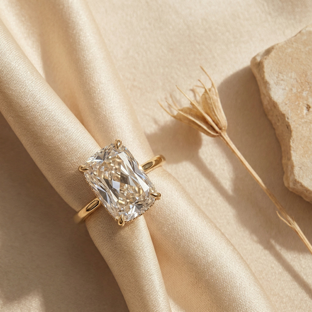 CLARITAS CROISÉ, ELONGATED CUSHION-CUT LAB DIAMOND