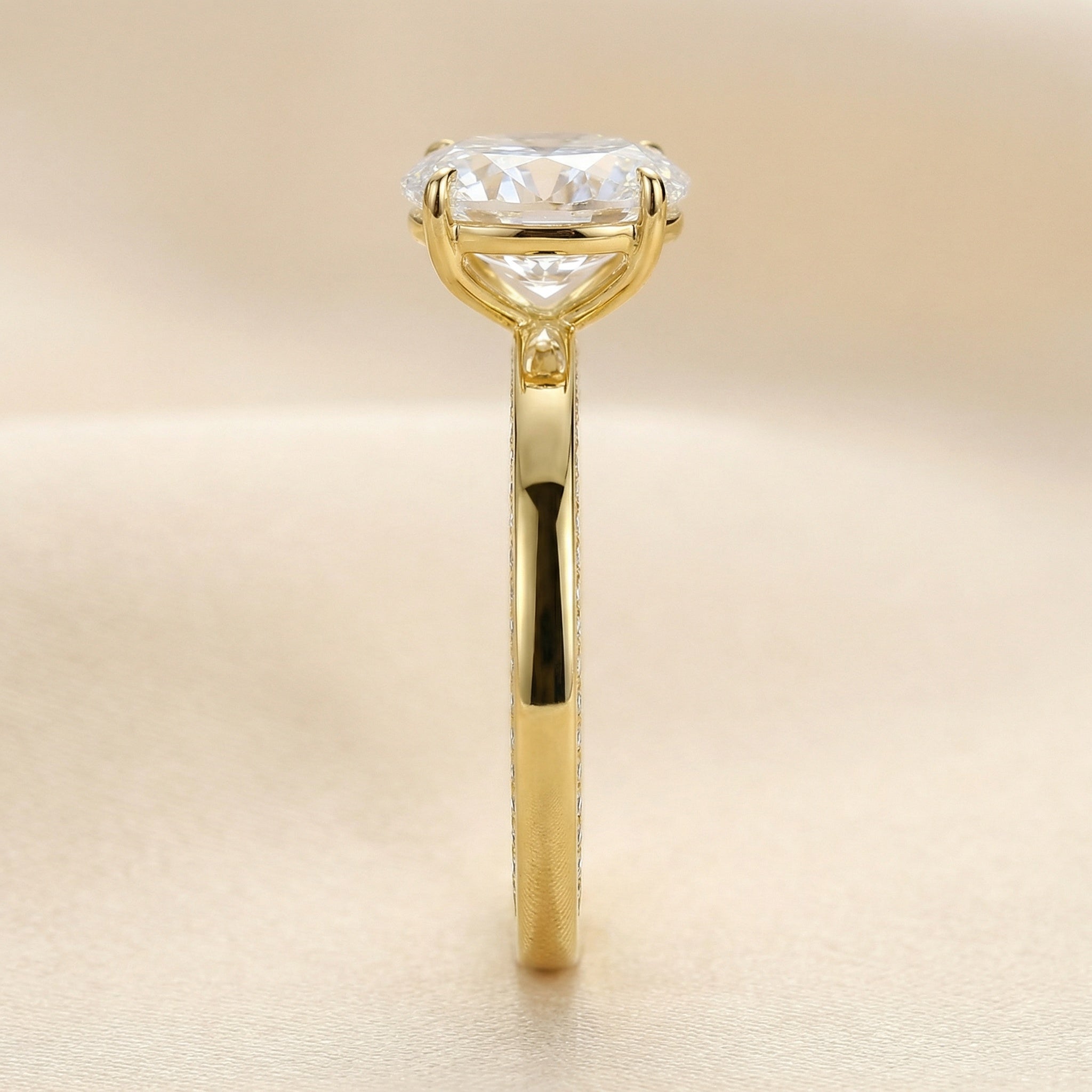 CLARITAS VIVACE, OVAL-CUT LAB DIAMOND