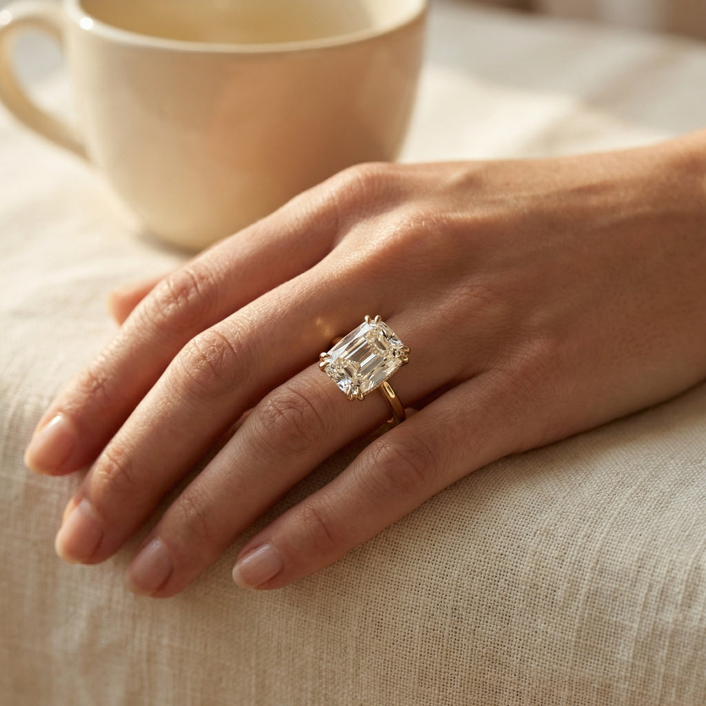 CLARITAS CROISÉ, ELONGATED CUSHION-CUT LAB DIAMOND