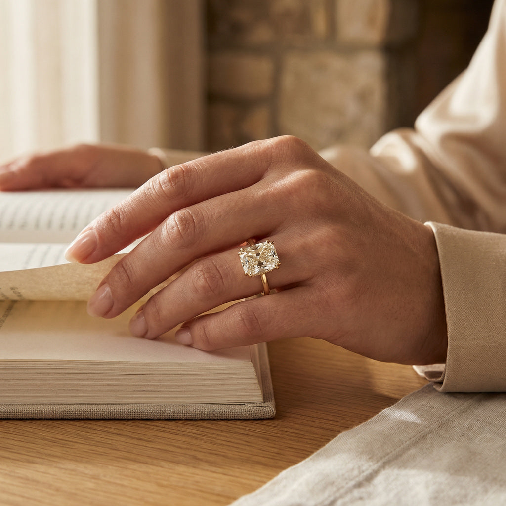 CLARITAS CROISÉ, ELONGATED CUSHION-CUT LAB DIAMOND