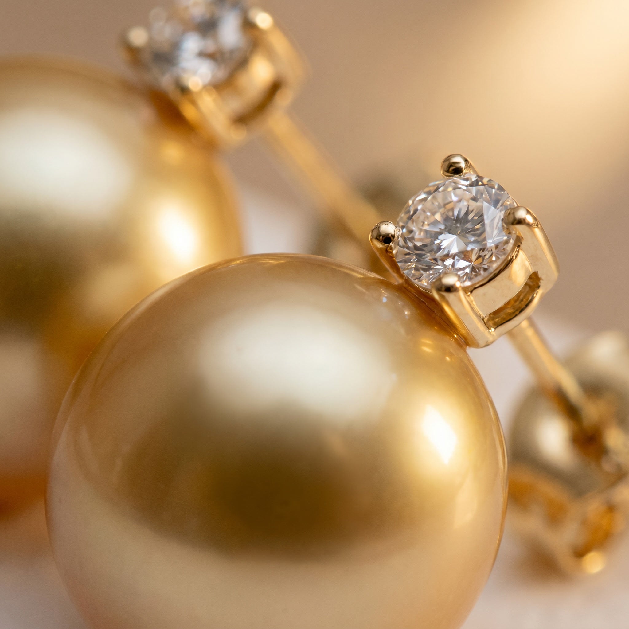AUREA LUMINEUSE, SOUTH SEA GOLDEN PEARL STUD EARRINGS