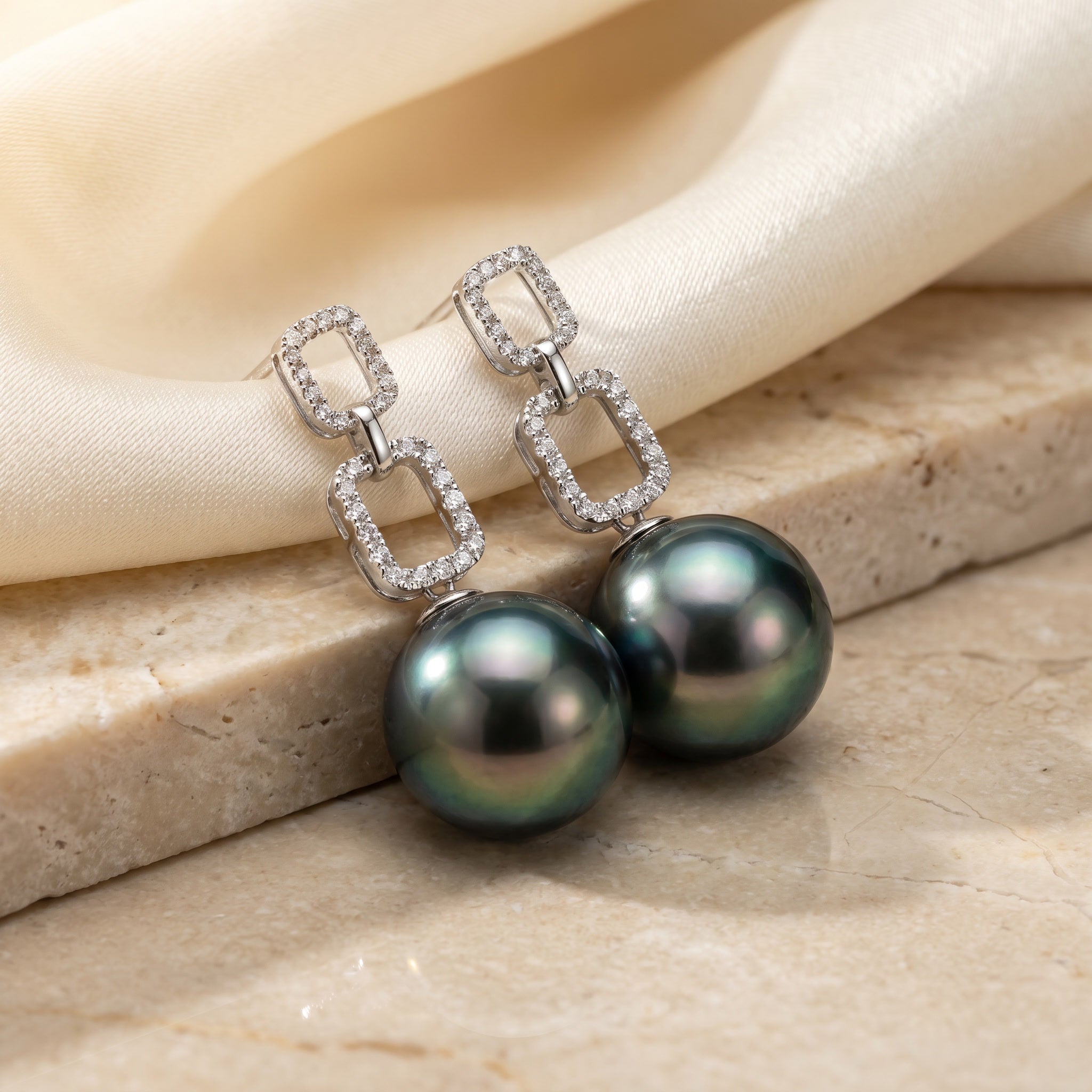 NOTTURNO ÉCLAT, TAHITIAN PEARL DROP EARRINGS