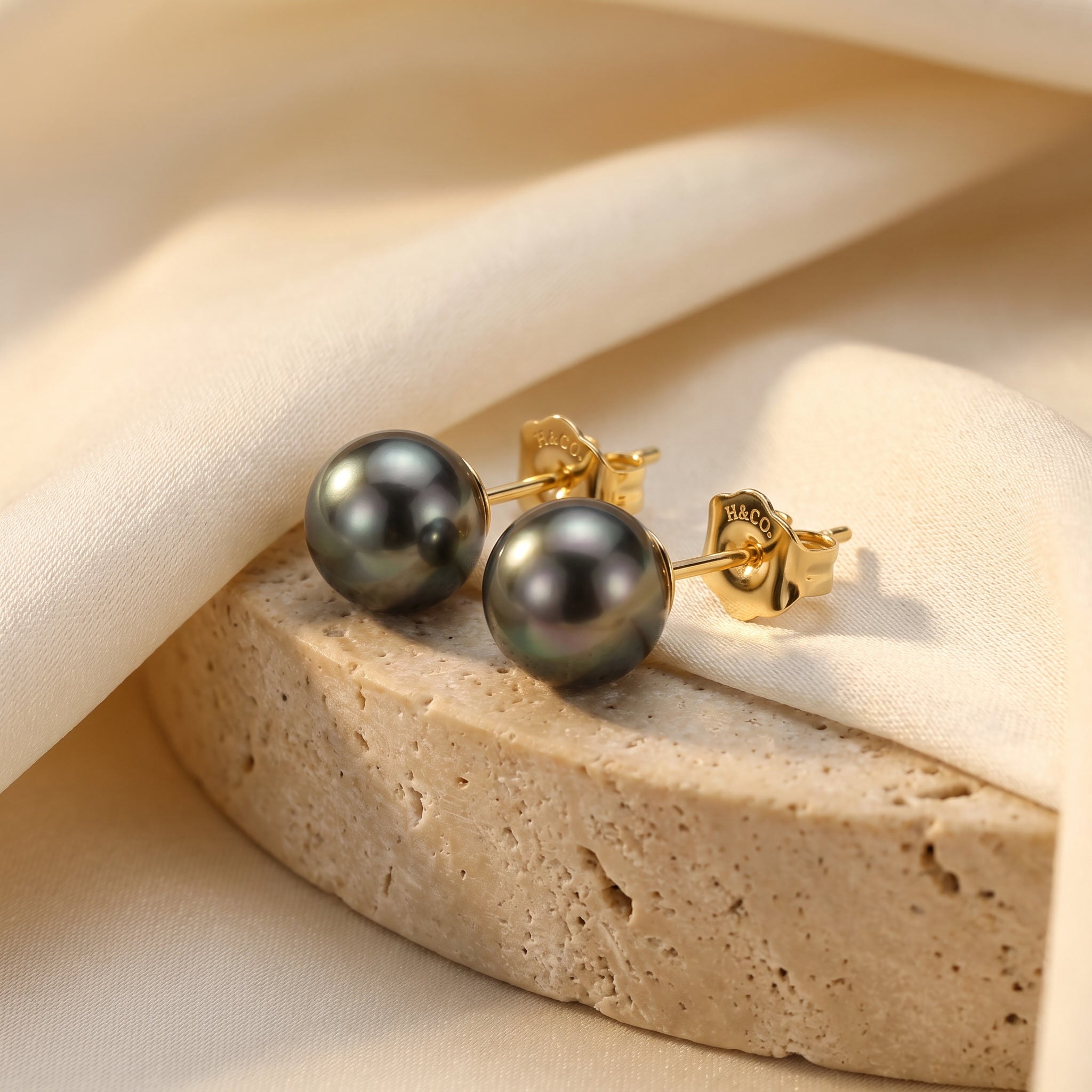 NOTTURNO, TAHITIAN PEARL STUD EARRINGS