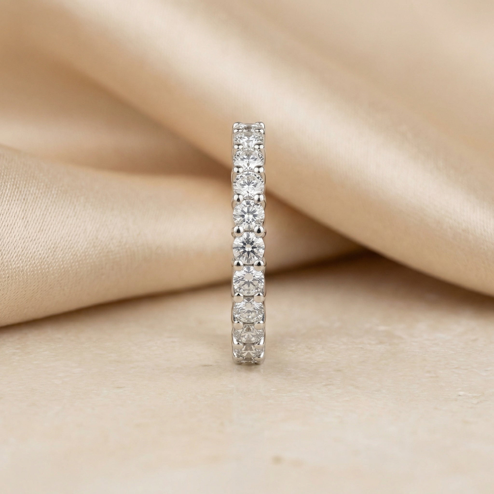LUMINA ALBA ÉTERNITÉ, MOISSANITE ETERNITY BAND