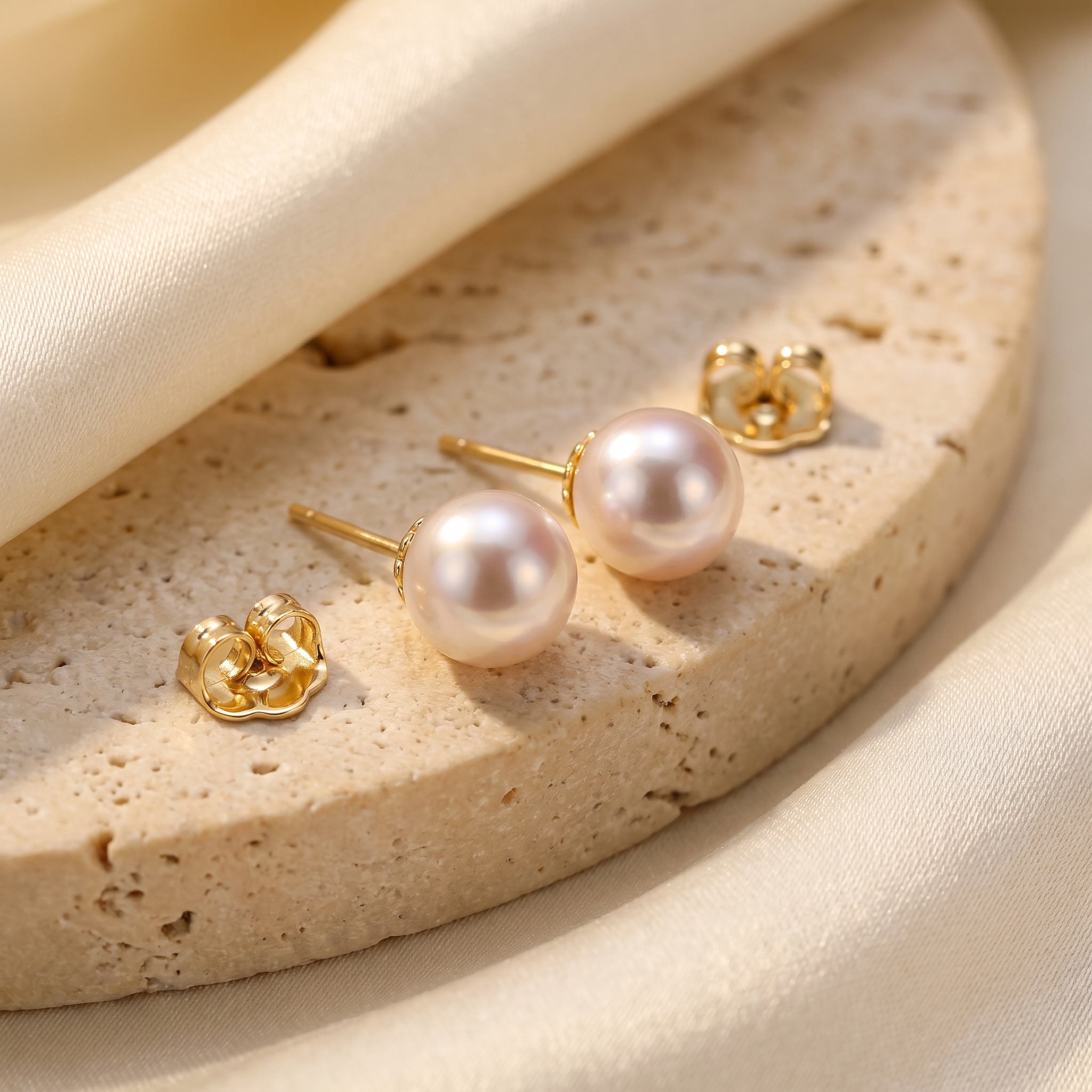 LUNAIRE LUNE, AKOYA PEARL STUD EARRINGS