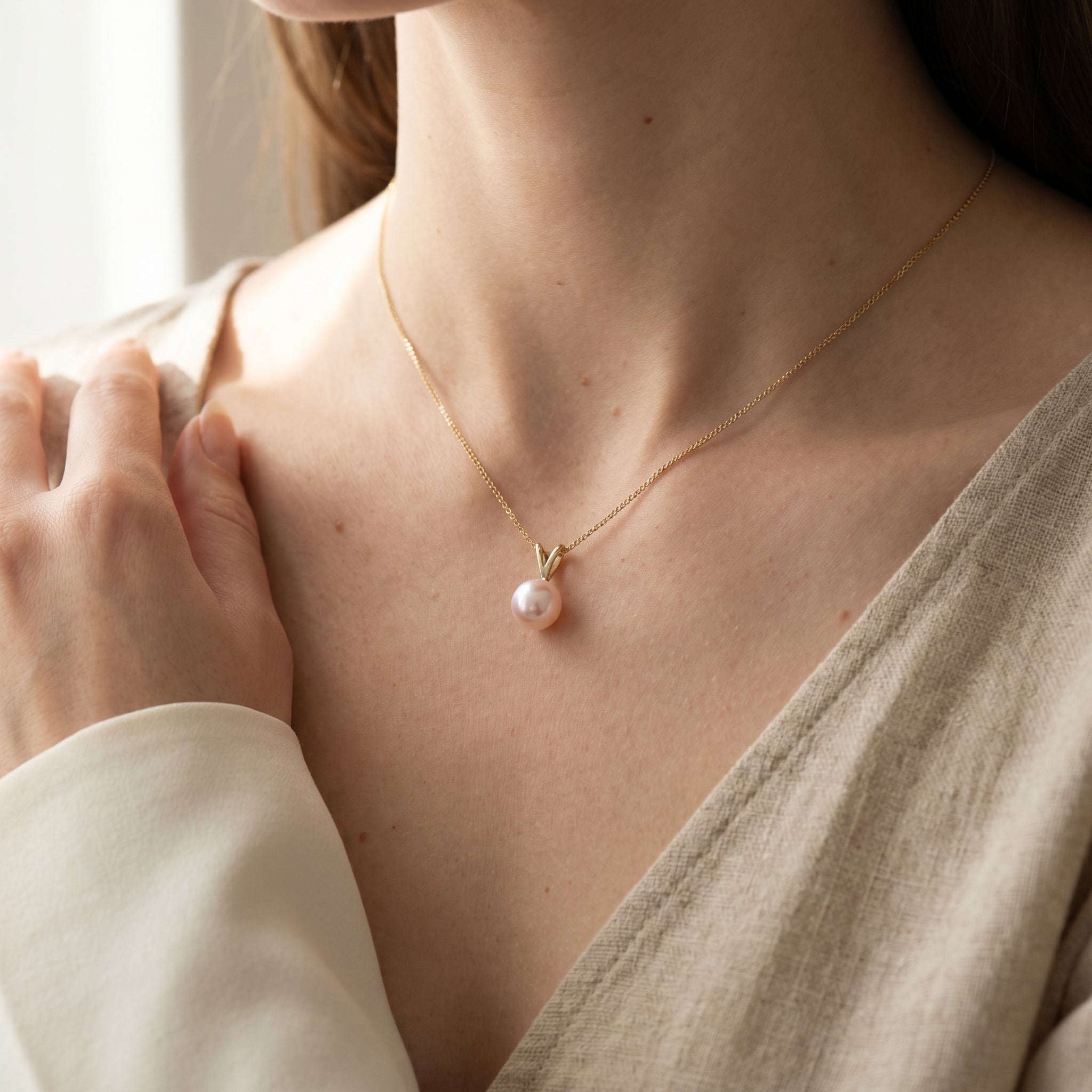 LUNAIRE PENDENTIF, AKOYA PEARL PENDANT NECKLACE