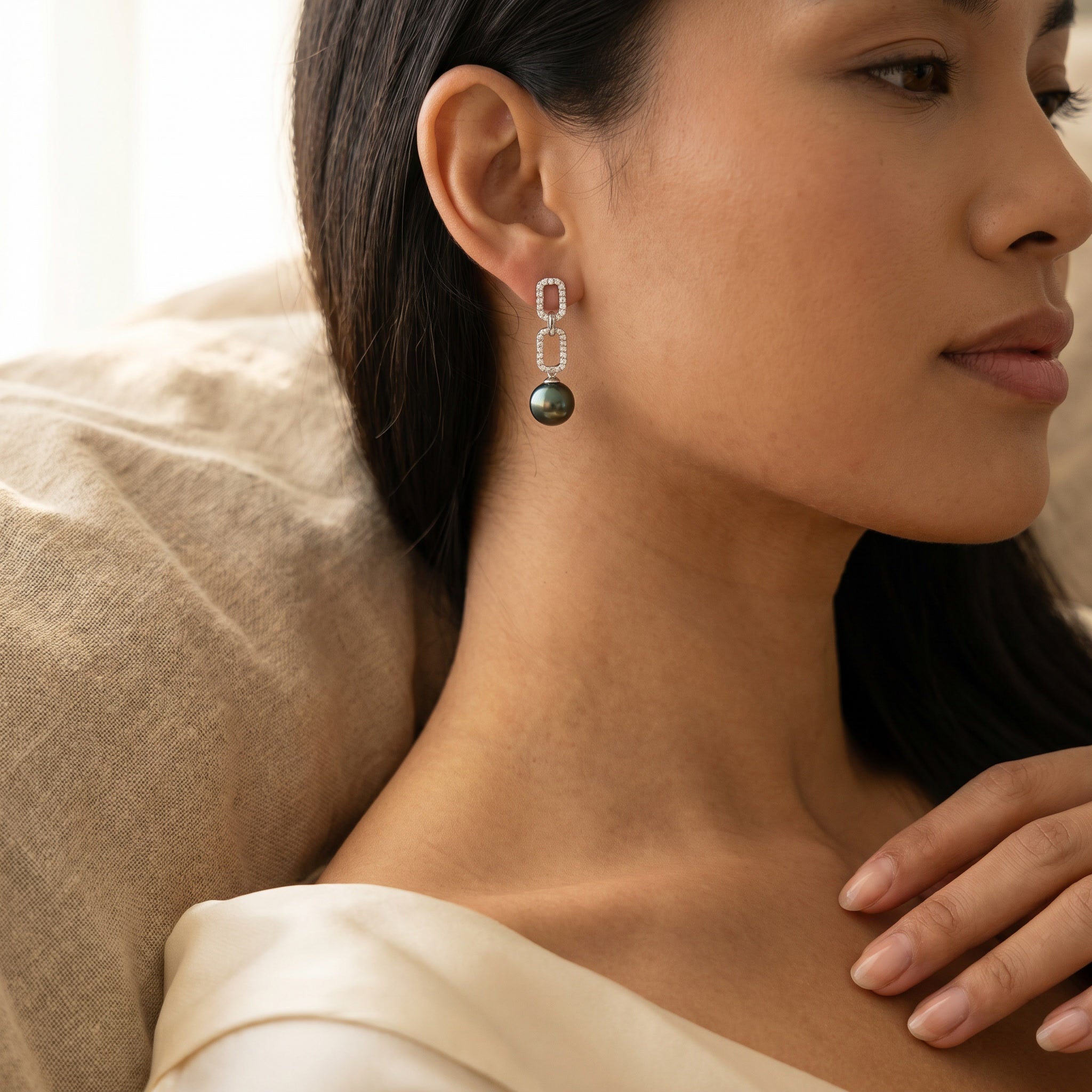 NOTTURNO ÉCLAT, TAHITIAN PEARL DROP EARRINGS